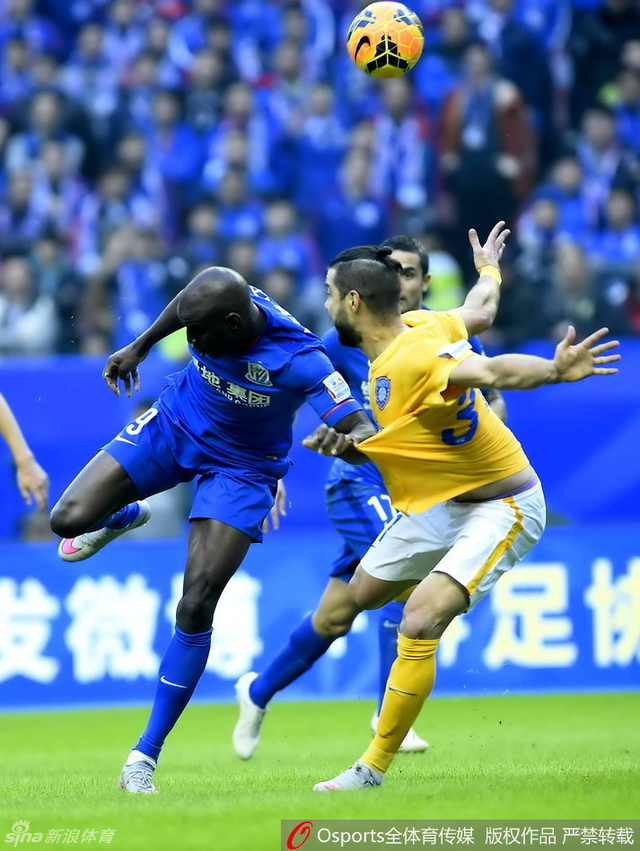 登巴巴和康斯坦丁拼抢