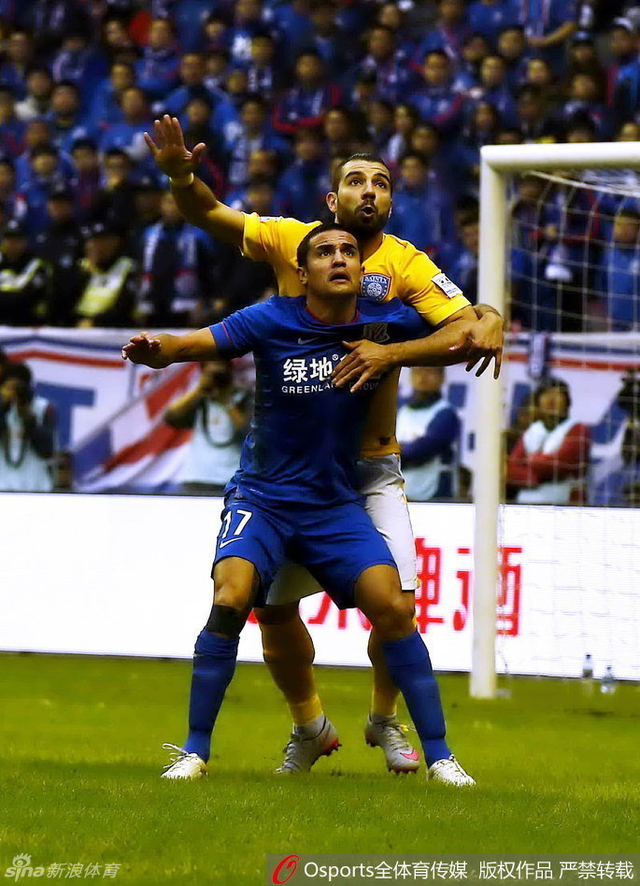 卡希尔和康斯坦丁争球