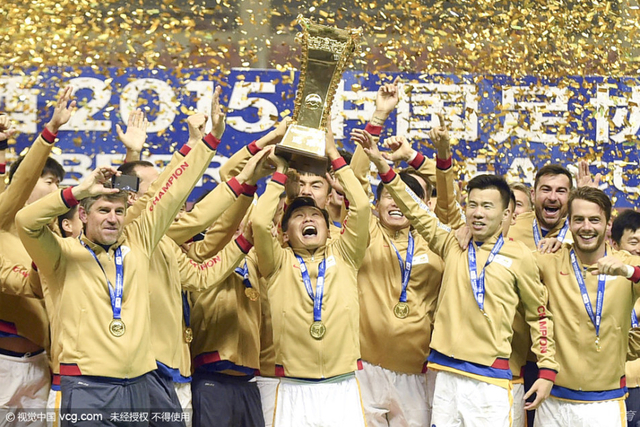 舜天队员笑开颜