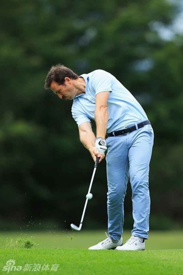 本纳维德斯挥杆一瞬