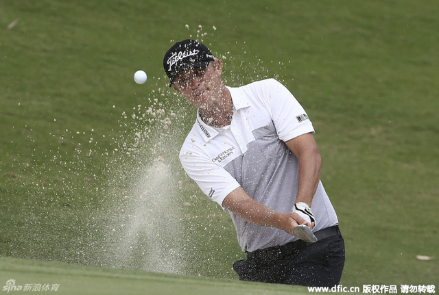 马修-琼斯沙坑救球