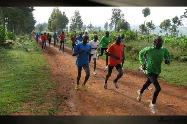 19-训练营会为团队成员提供一张床，鞋子