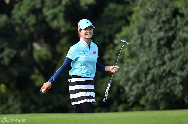 张维维笑容甜美