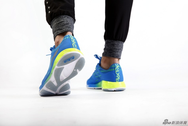 【装备控】李宁云系列升级 缓震加强配备智能芯