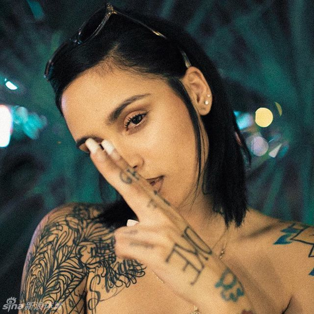 欧文性感新女友曝光