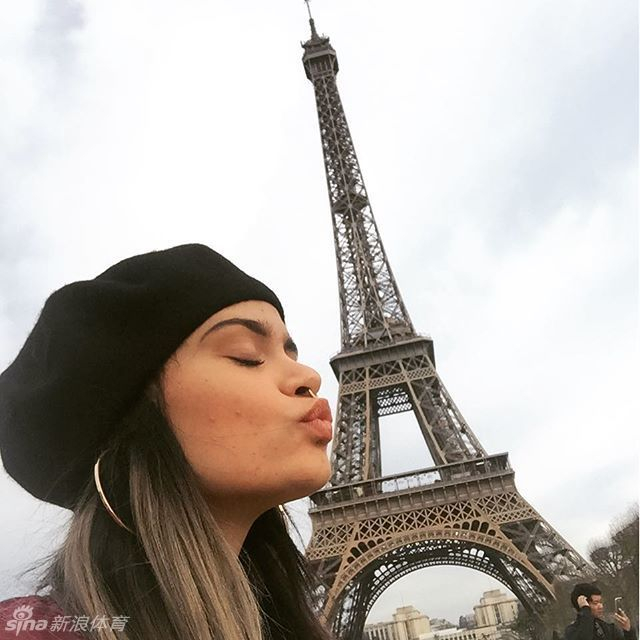 欧文性感新女友曝光