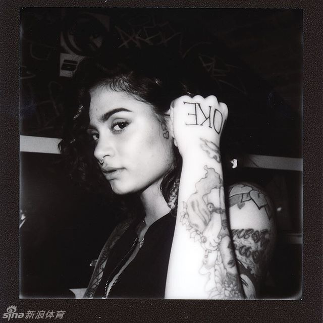 欧文性感新女友曝光