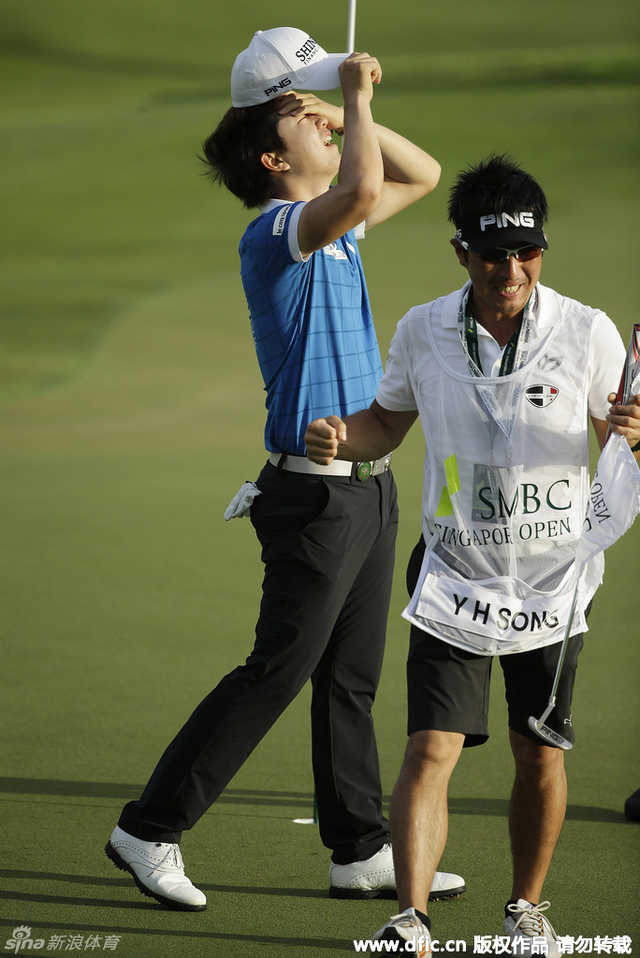 宋永汉完成冠军推，球童禁不住庆贺