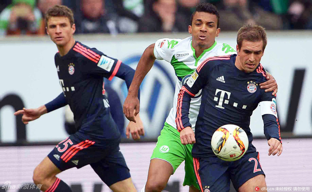 拉姆利用身体防守