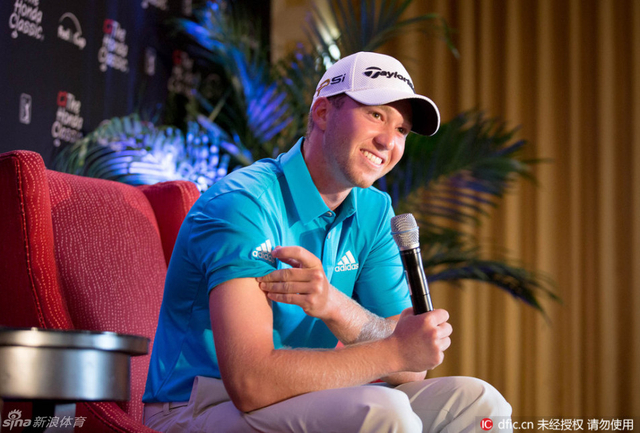 丹尼尔-伯格接受采访