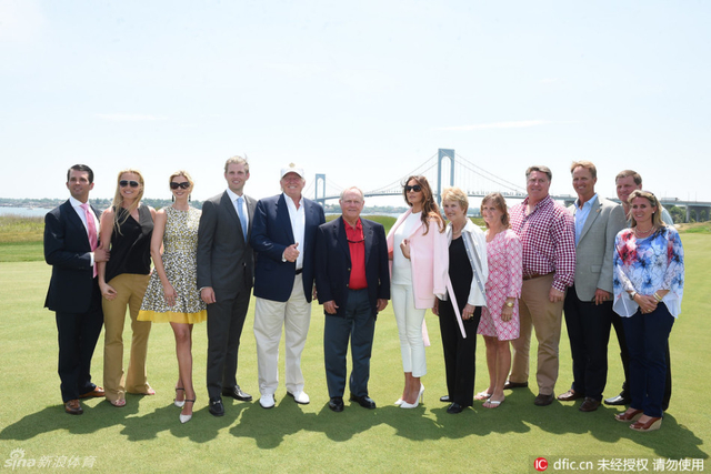 特朗普球场合影