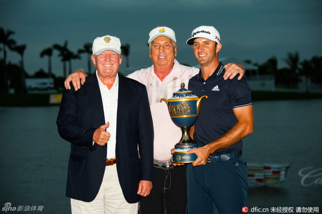 特朗普与冠军合影