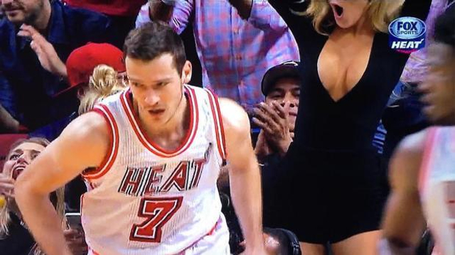 热火女球迷秀豪乳