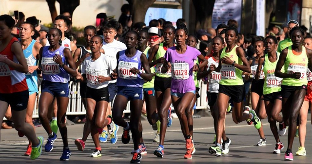  昆明高原半程马拉松赛落幕