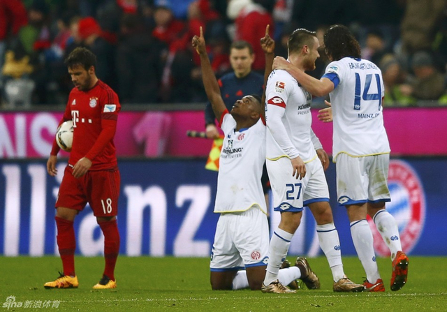 科尔多巴跪地庆祝进球