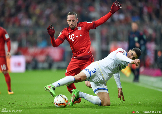 里贝里带球过人