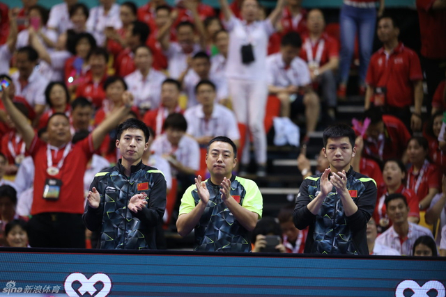 刘国梁鼓励球员