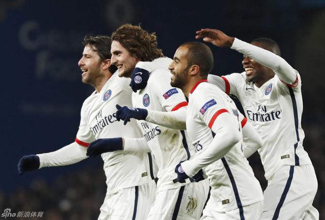 巴黎众将庆祝进球