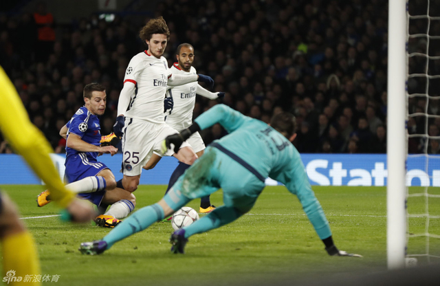 拉比奥庆祝进球