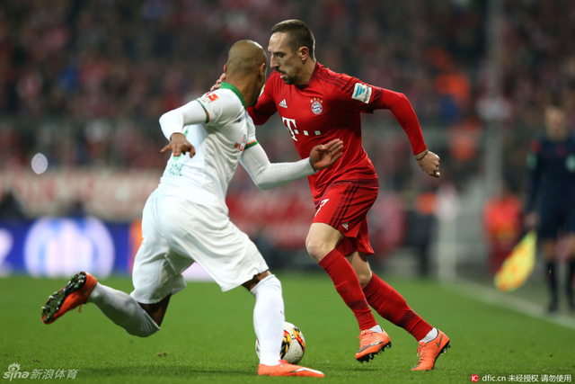 里贝里带球过人