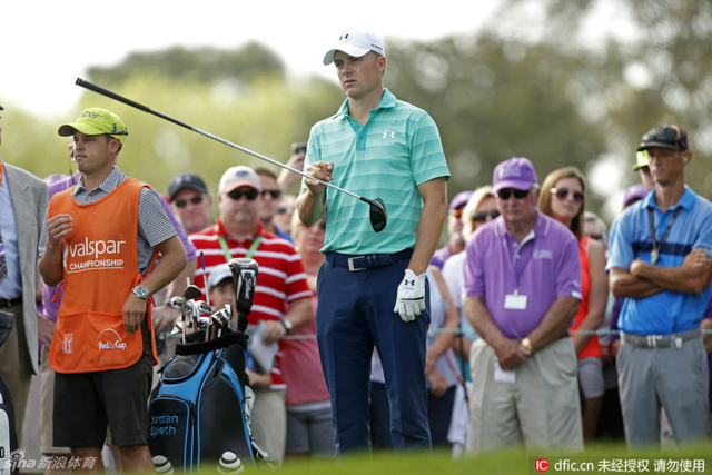 斯皮思扔掉球杆