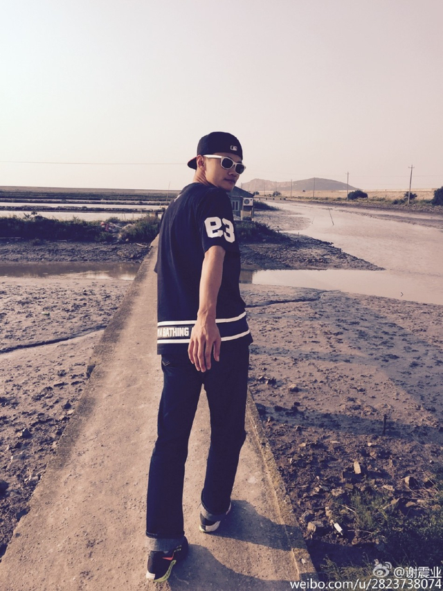 田径小鲜肉谢震业帅气照