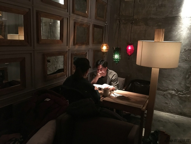 刘翔吴莎咖啡馆甜蜜约会