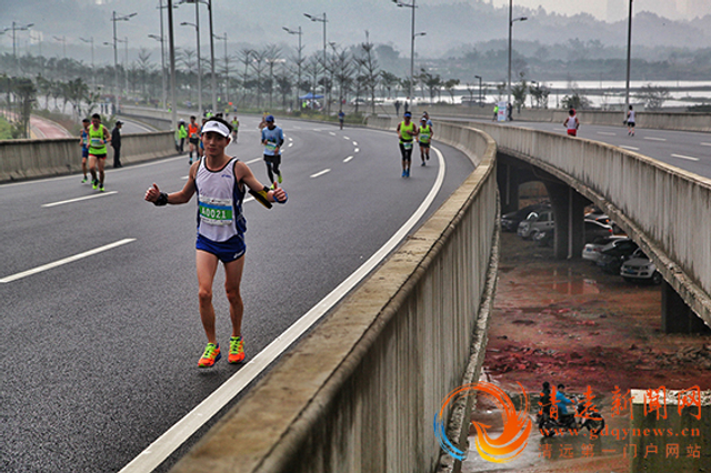  清远马拉松1.2万人伤病