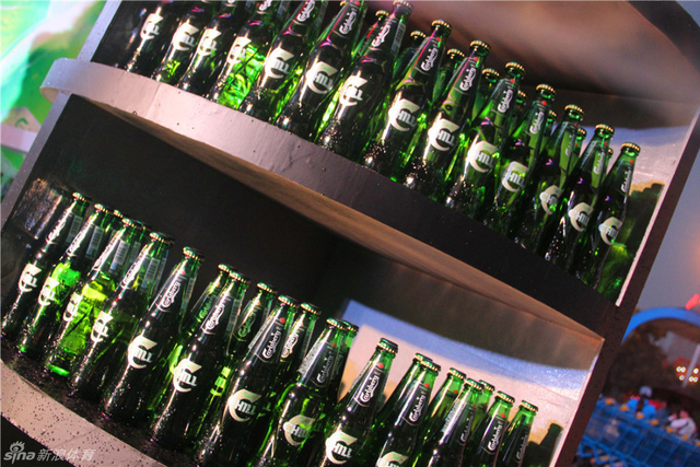 新浪与你一起喝彩 嘉士伯球迷狂欢夜