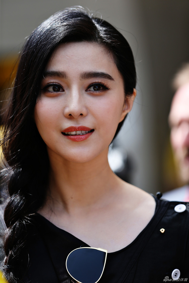 范冰冰现场观看F1中国赛