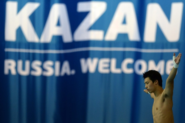 陈艾森准备走台