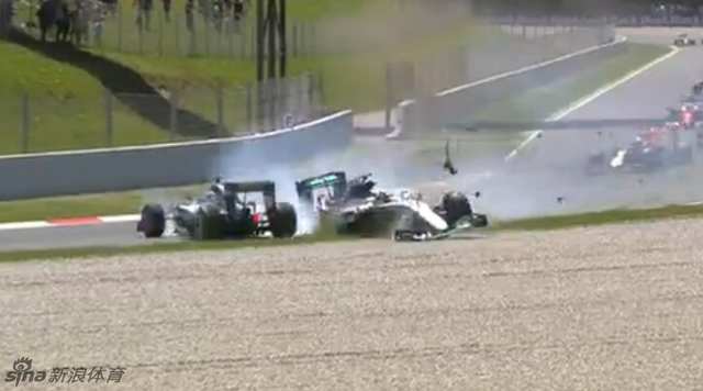 汉密尔顿罗斯博格撞车