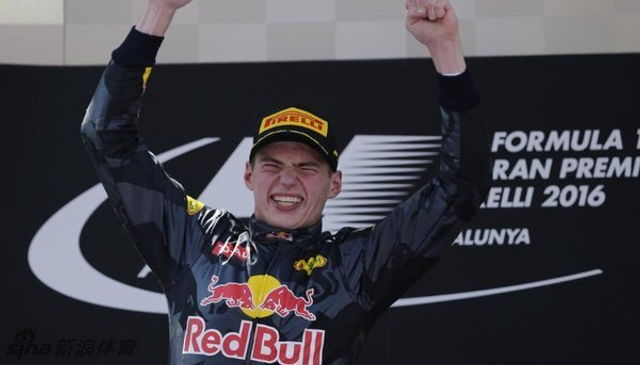 维斯塔潘挥手示意