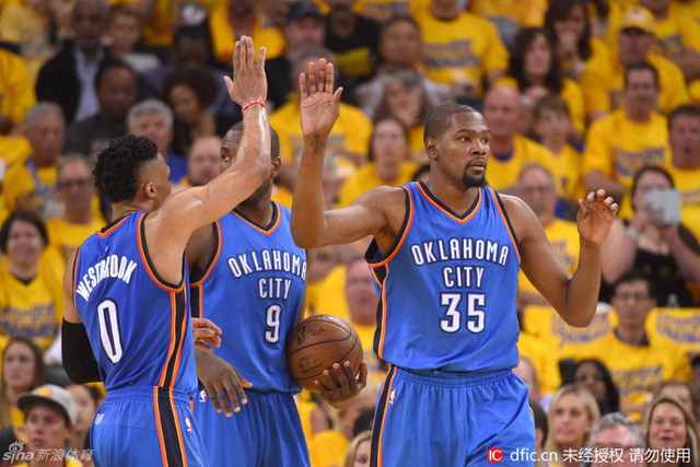 二少携手发威逆转勇士