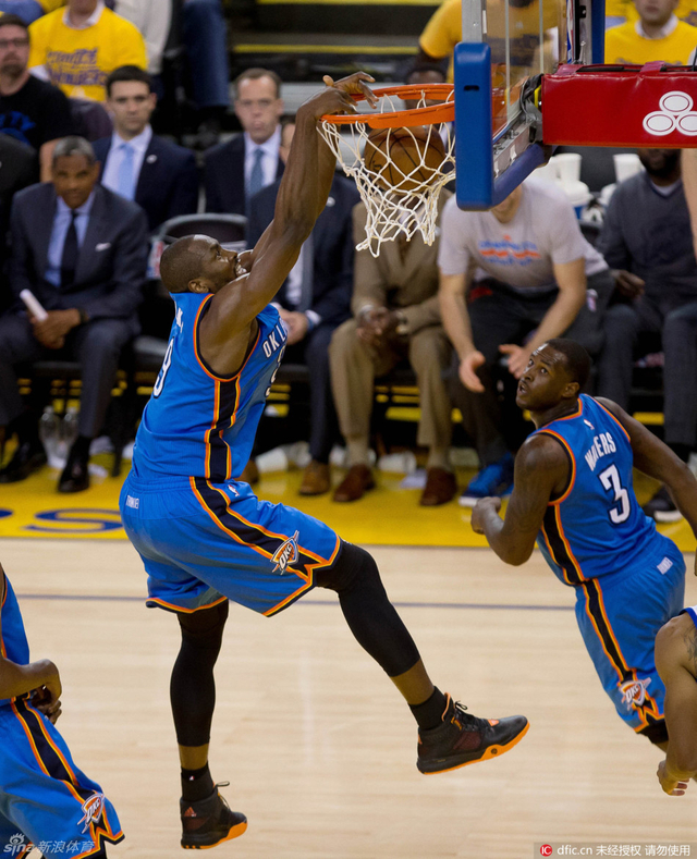 伊巴卡篮下肆虐篮筐