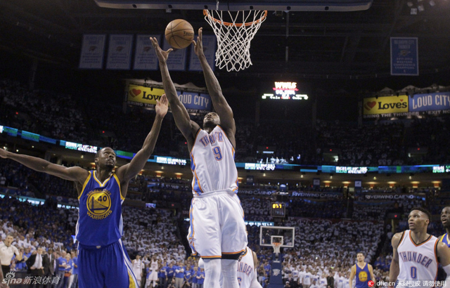 伊巴卡统治篮下