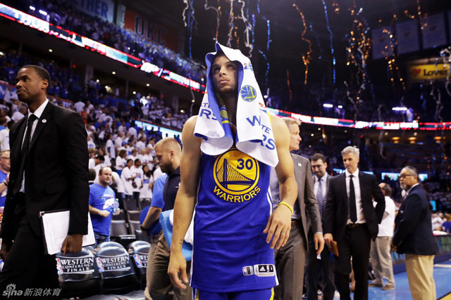库里黯然退场