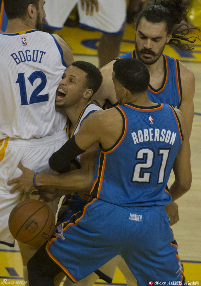 库里遭遇凶狠防守