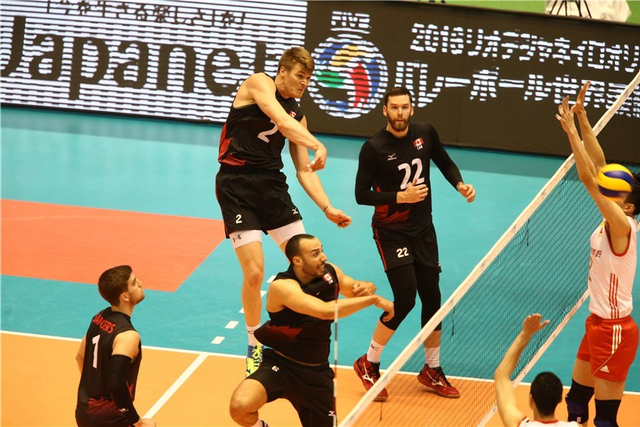 加拿大后排进攻