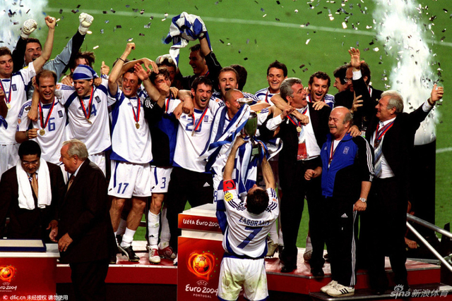 欧洲杯葡萄牙夺冠 w640slw.jpg