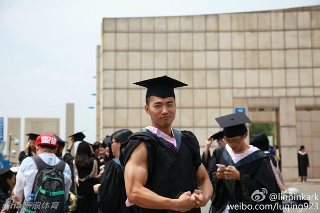 #男子show身#智慧与肌肉并重 