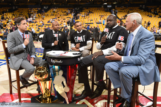 奥尼尔希尔韦斯特现场评论