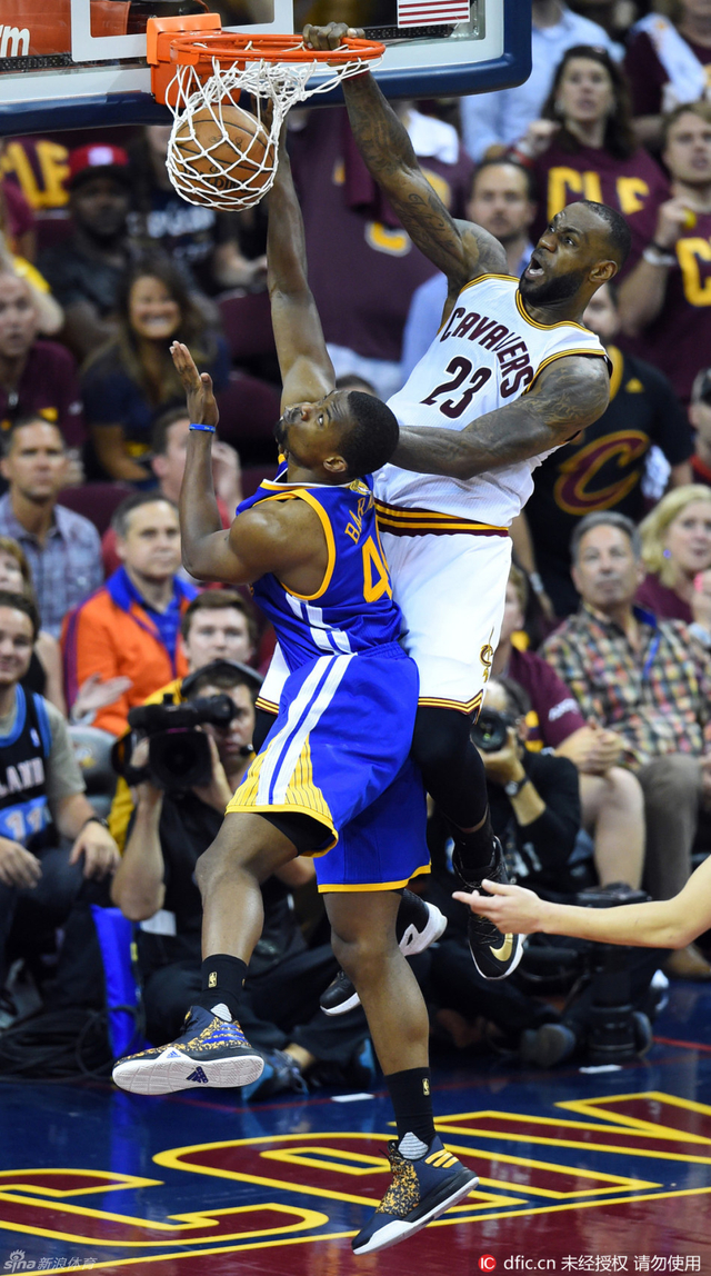 詹姆斯骑扣巴恩斯