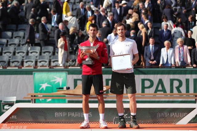 小德与穆雷合影