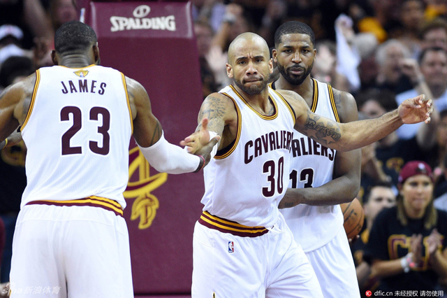 老将琼斯成奇兵