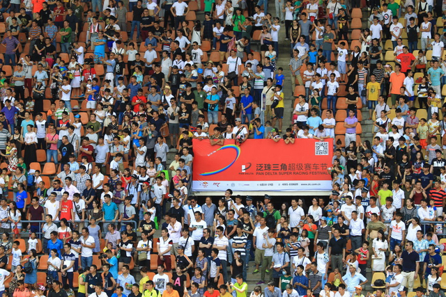 大看台-现场强人气