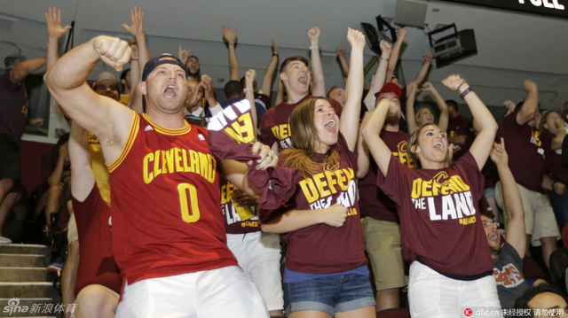 激动地克利夫兰球迷