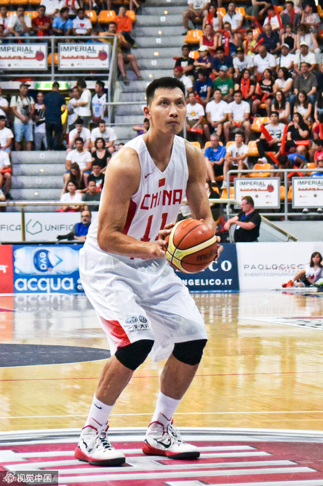 易建联执行罚球