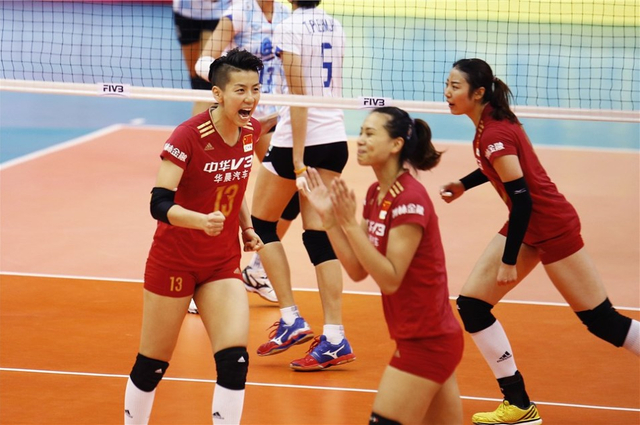 张晓雅振臂怒吼