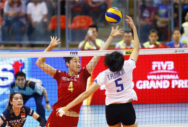 刘晓彤努力防守